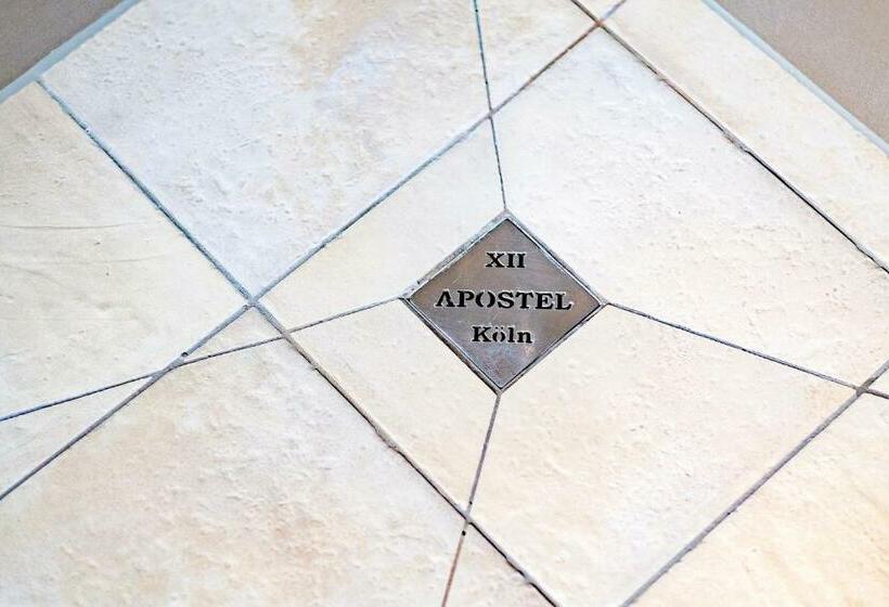 行政房间, Xii Apostel Albergo