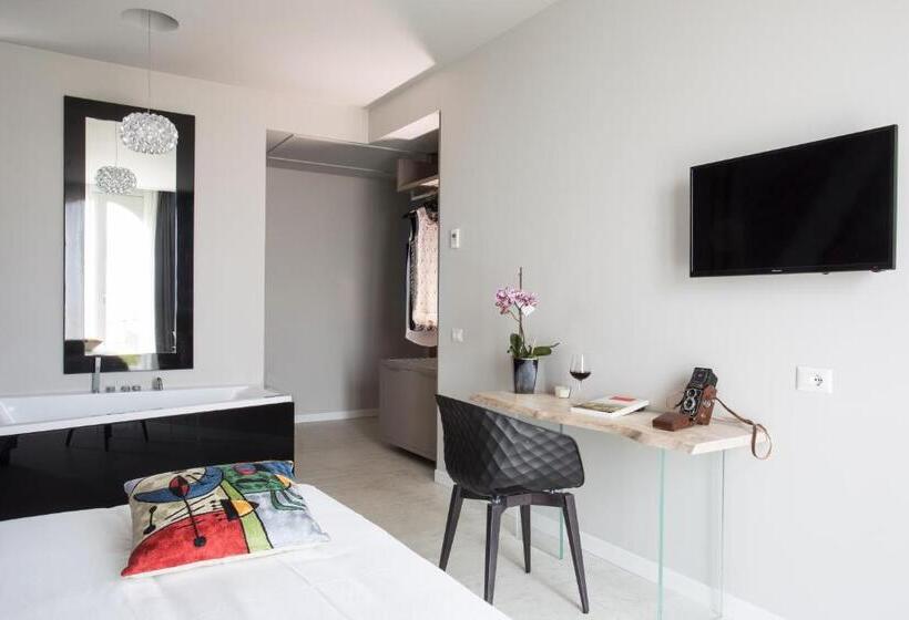 Quarto Deluxe com Hidromassagem, Kepos Etna Relais & Exclusive Spa