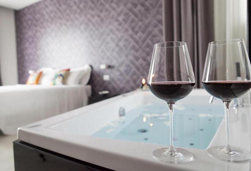 اتاق لوکس با وان آب گرم, Kepos Etna Relais & Exclusive Spa
