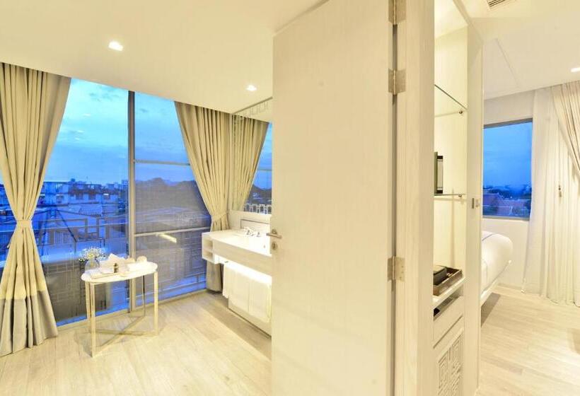 سوئیت پریمیوم, Riva Arun Bangkok