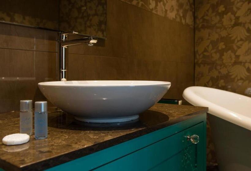 Номер Superior, The Residence Hotel At The Nottinghamshire Golf & Country Club
