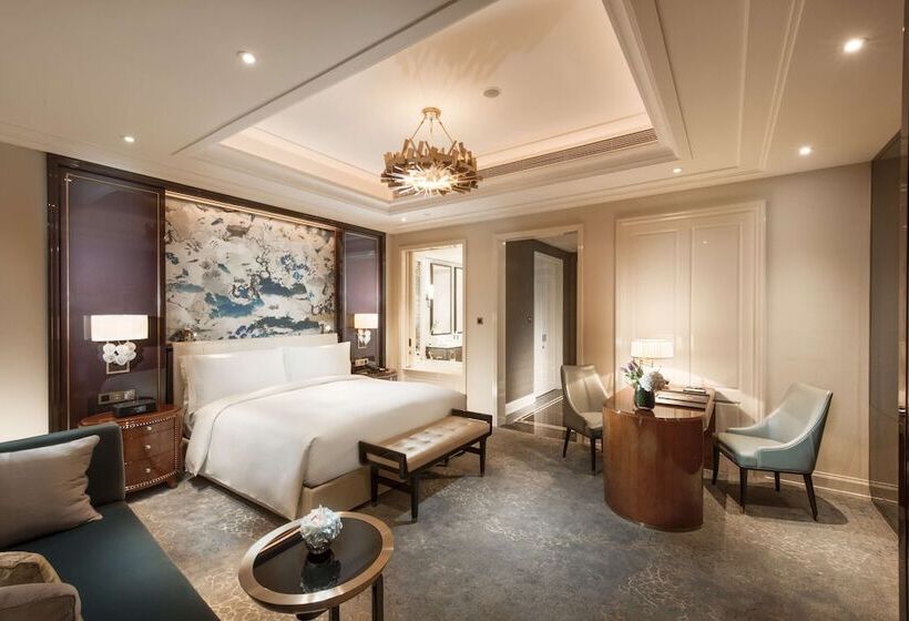 اتاق لوکس با تخت بزرگ, Waldorf Astoria Chengdu