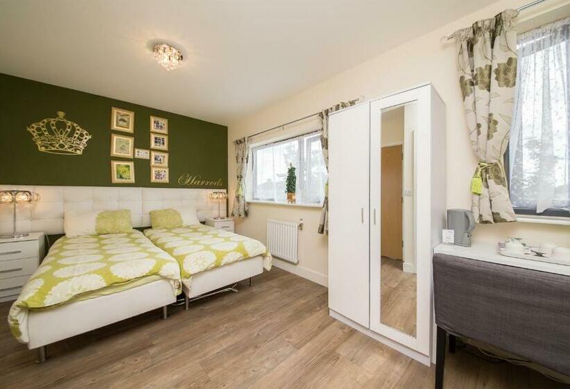 Номер Стандарт Трехместный, Rowan Park Lodge