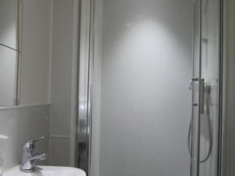 ルームシェアのワンベッド, The Horse & Stables   Hostel