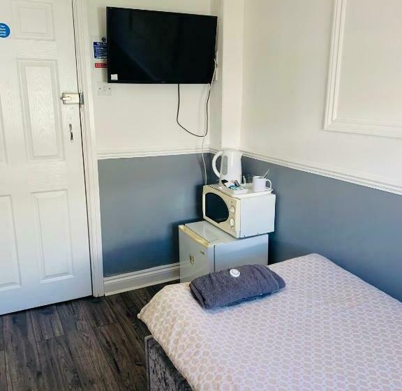 Номер Стандарт Индивидуальный, Circle Guest House Bed Only