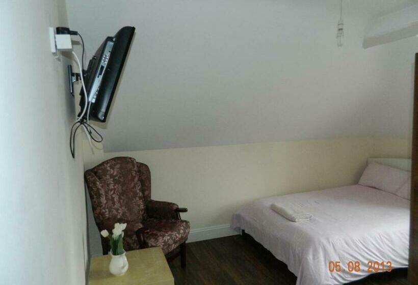 Номер Стандарт, Circle Guest House Bed Only