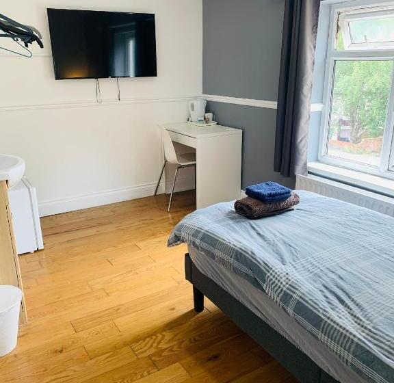 Номер Стандарт Индивидуальный, Circle Guest House Bed Only