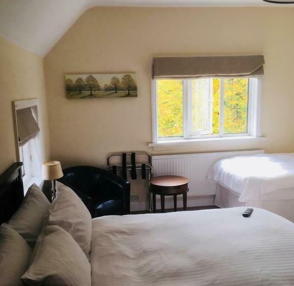 اتاق خانوادگی, Elmdon Lodge