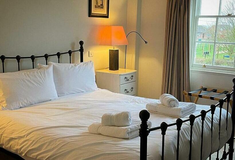 غرفة قياسية سرير كينج, The Bedingfeld Arms