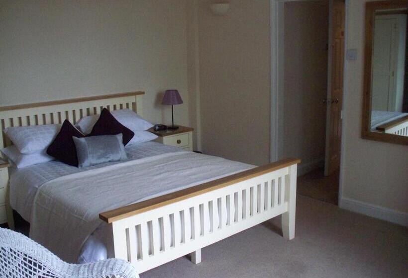 带大床的高级房间, Halfway House