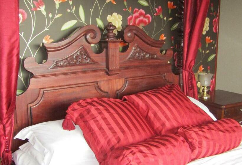 Семейный Номер, Hunters Lodge