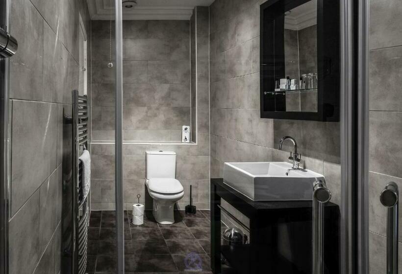 اتاق استاندارد با تخت بزرگ, Invergarry