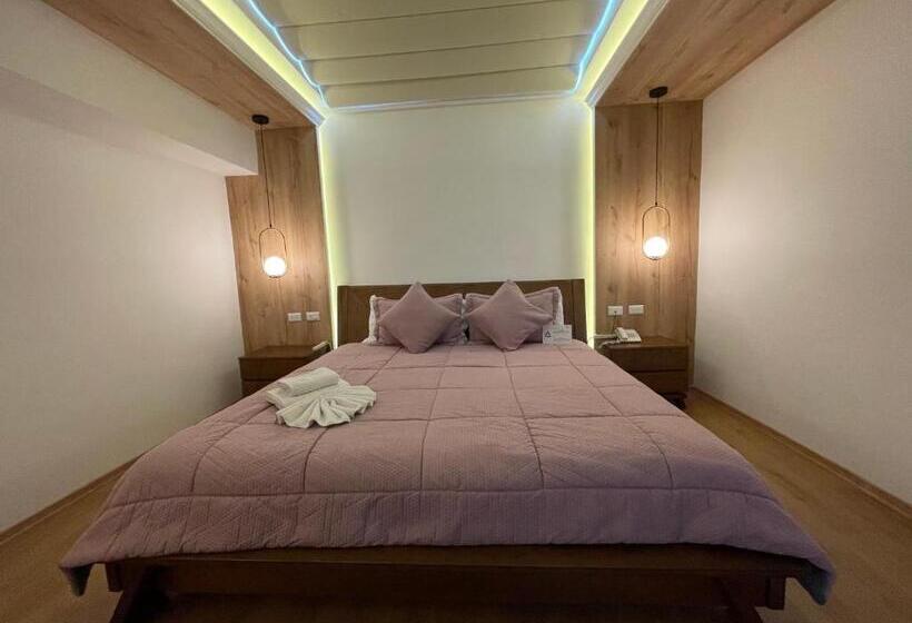 Номер Deluxe, Shalom
