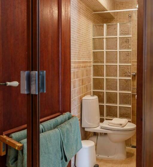 Quarto Estandar, Dios Esta Bien