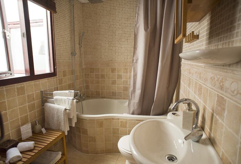 Quarto Estandar com Terraço, Dios Esta Bien