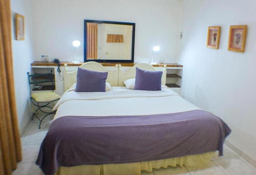 Номер Стандарт, Bernie S Bed & Breakfast , A 3 Kilometros Del Aerop Ezeiza, Van ,in Out, Free Ezeiza Airport