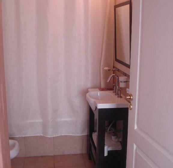 标准三人间, Morada Suites