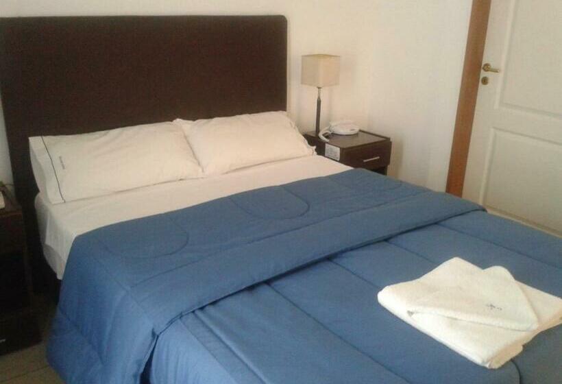 标准单人间, Morada Suites