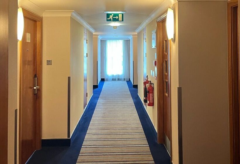Номер Стандарт Трехместный, B&b Hotel London Heathrow