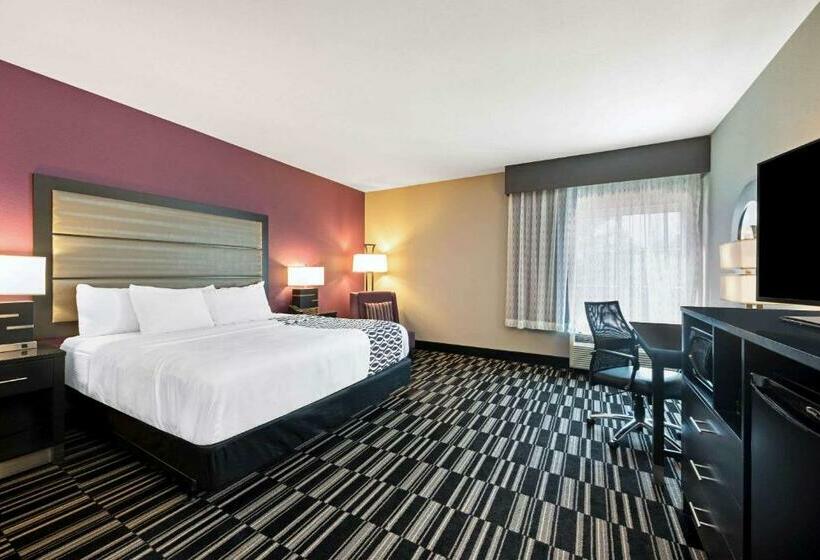 장애인을 위한 킹사이즈 침대 스탠다드 룸, La Quinta By Wyndham West Monroe