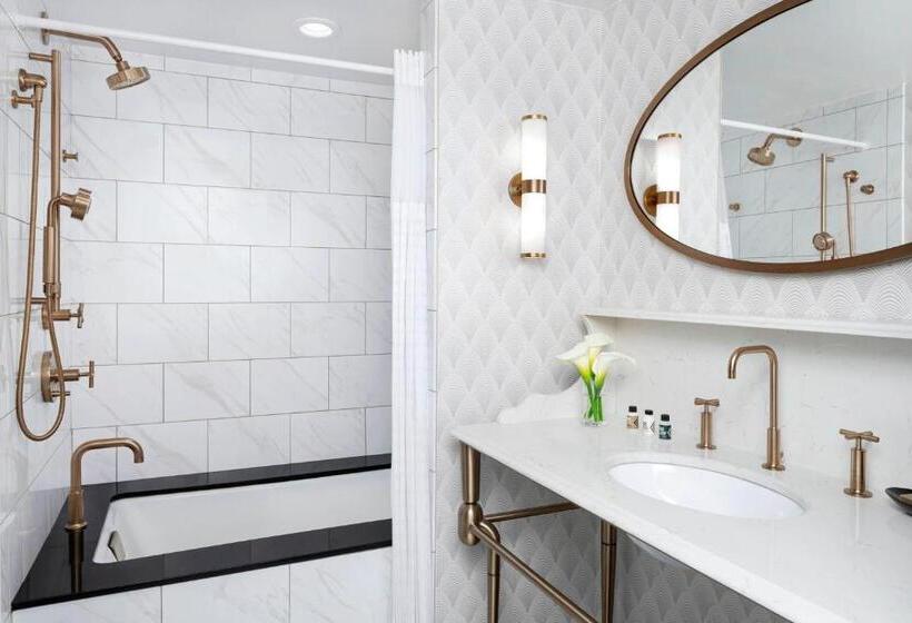 Номер Стандарт, Leveque, Autograph Collection