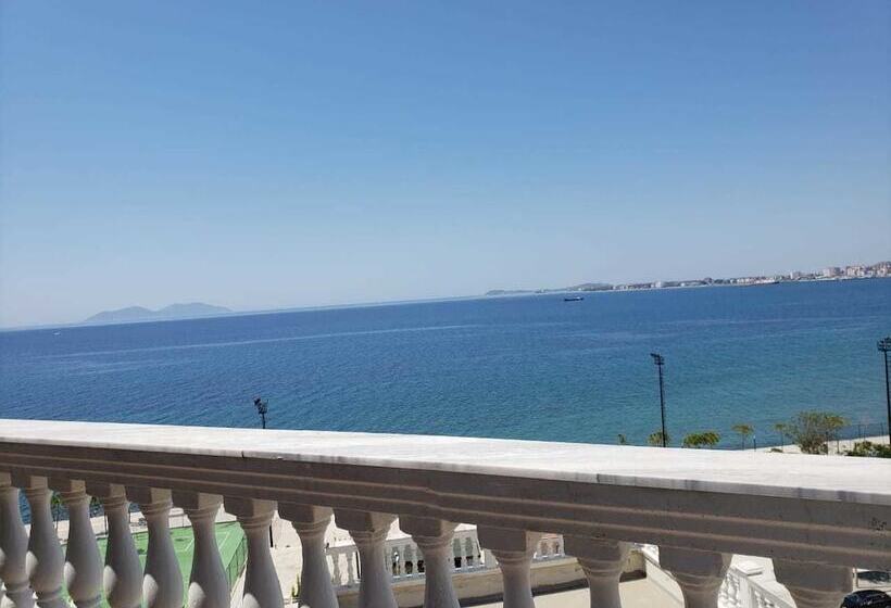 1 Bedroom Apartment Sea View with Balcony, Nacional