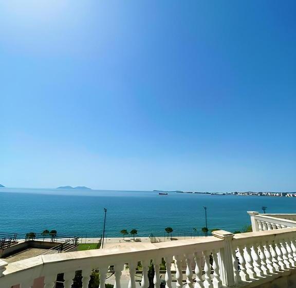 Standard Triple Room with Balcony, Nacional