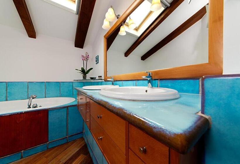 Полулюкс, B&b Maiure