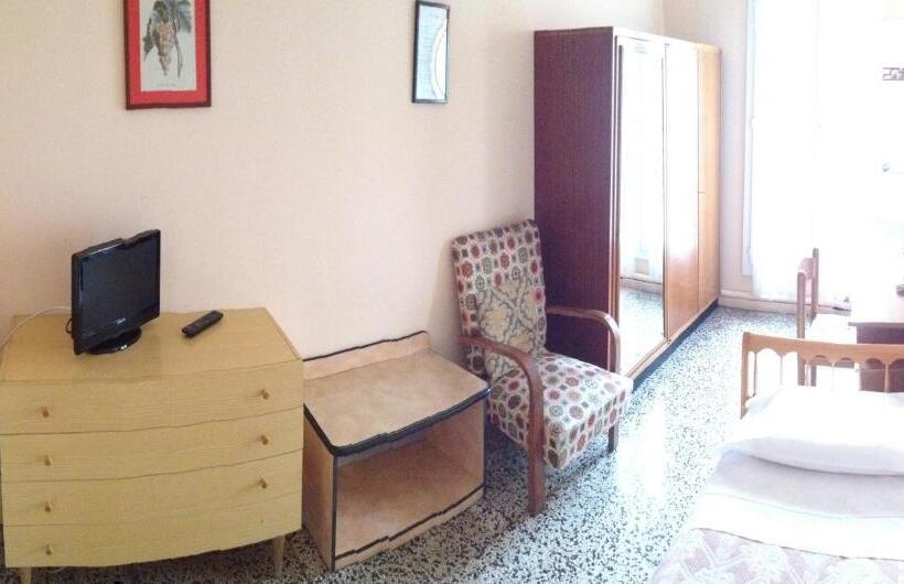 اتاق استاندارد یک تخته با سرویس بهداشتی مشترک, Panorama Bologna Centro