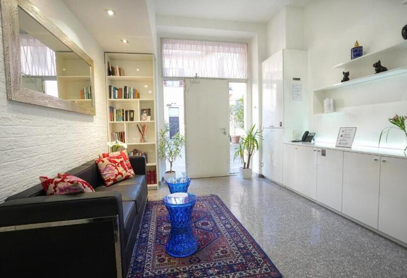 اتاق سوپریور, Monza City Rooms & Studios