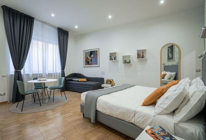 استودیوی لوکس, Monza City Rooms & Studios