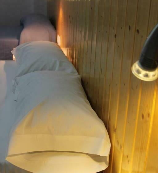 4인용 스탠다드 룸, Hostal Amantes De Teruel
