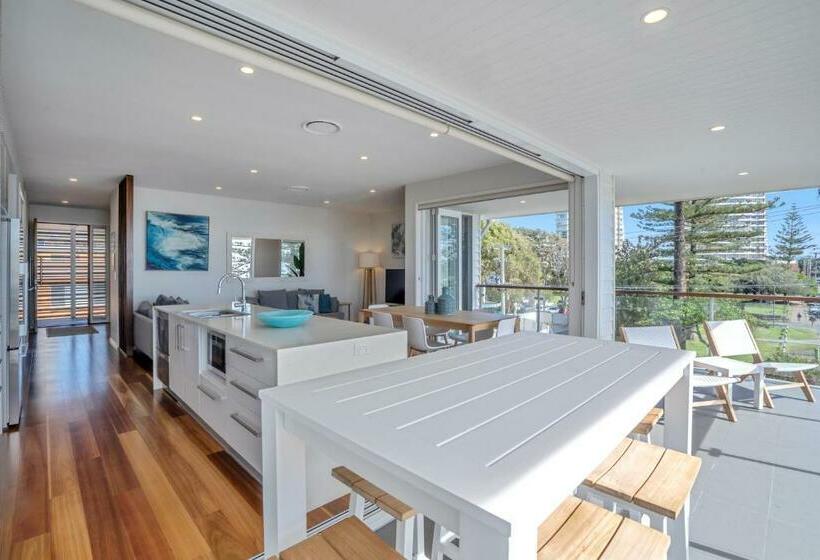 Апартаменты Deluxe 3 Спальни, Bujerum Apartments On Burleigh