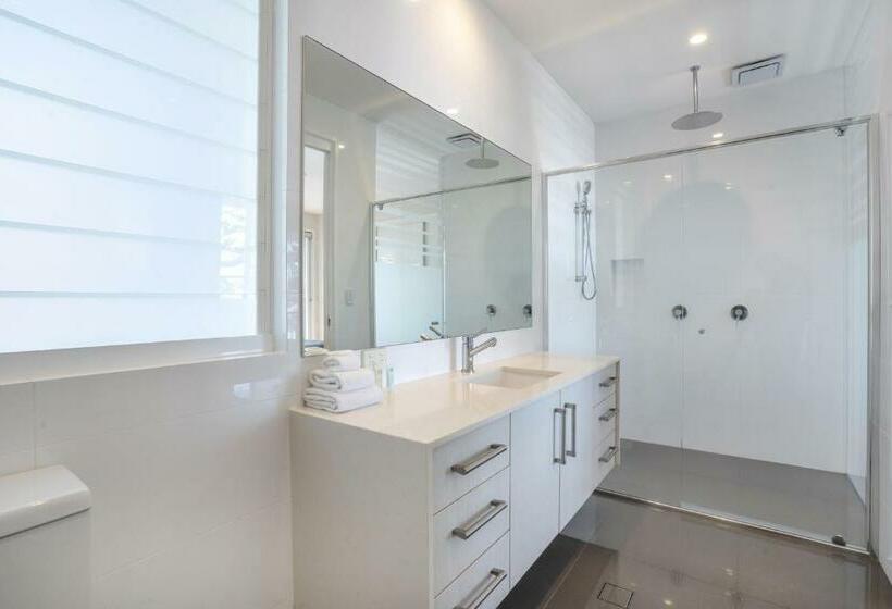 Апартаменты Deluxe 3 Спальни, Bujerum Apartments On Burleigh