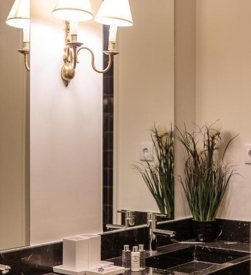 חדר סטנדרט נוף לעיר, Dear Lisbon  Palace Chiado Suites