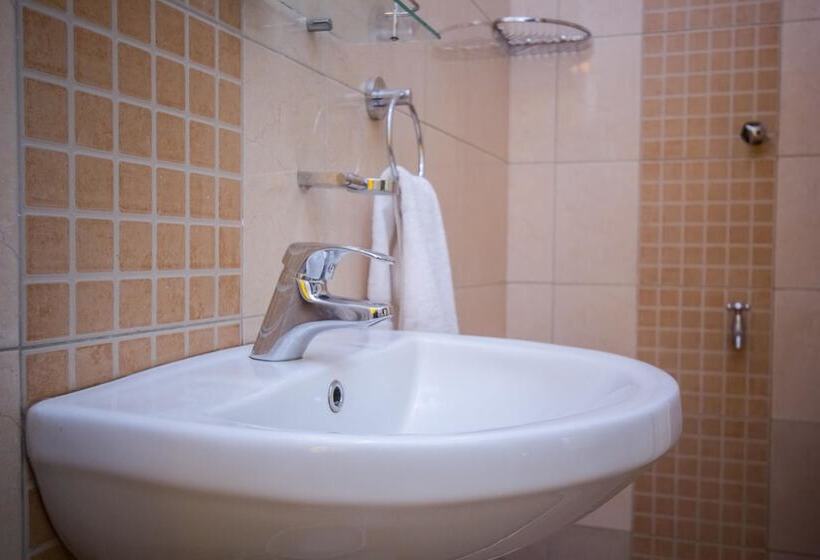 Deluxe Room, Capital Heights