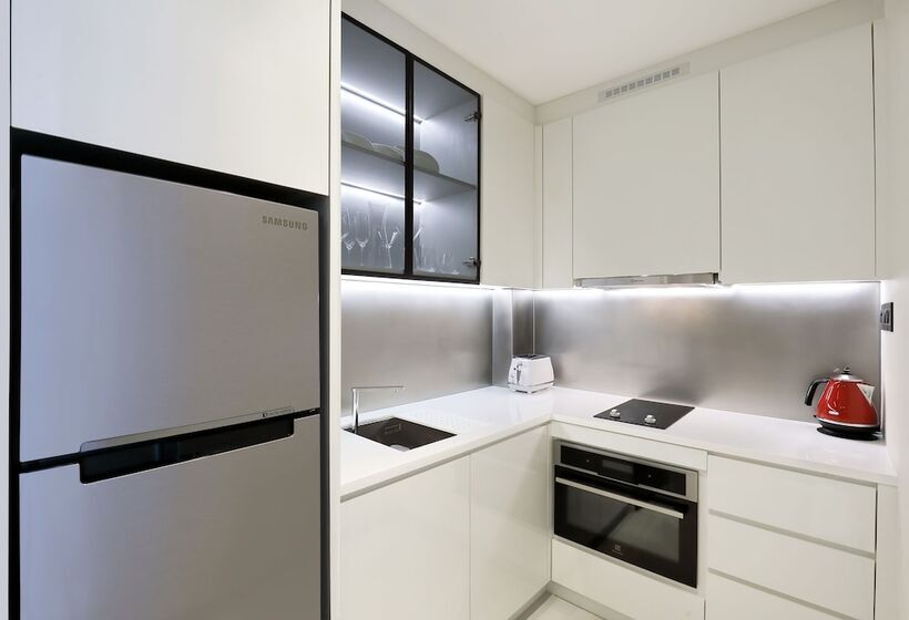 استودیوی لوکس, Oakwood Studios Singapore