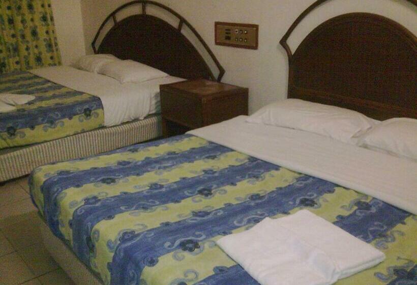 Семейный Номер, Pangkor Bay View Beach Resort