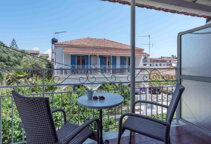 Студио Стандарт Вид на Сад, Marika Apartments