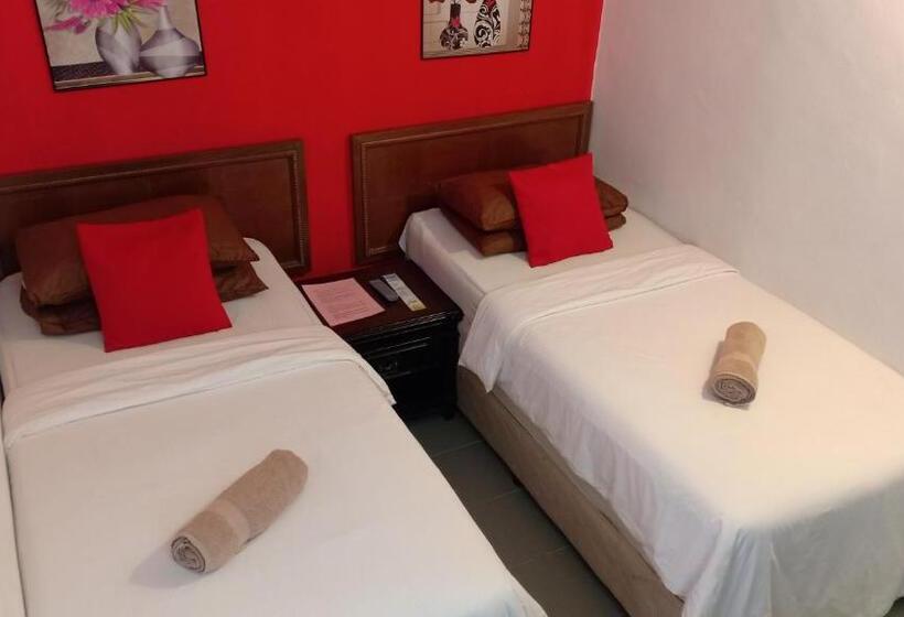 Номер Deluxe, Forest Paradise Inn Teluk Bahang Private Malay Traditional House Concept