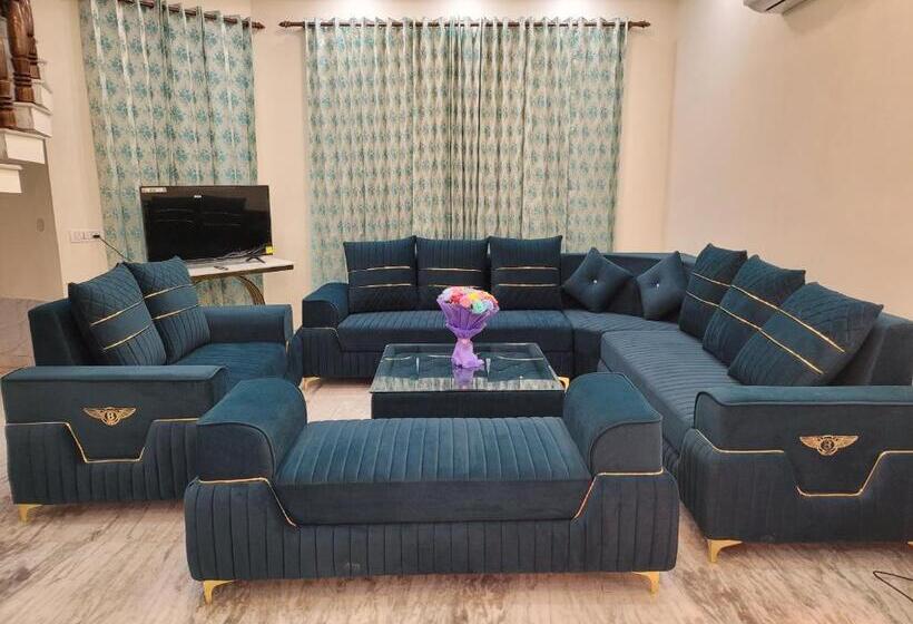 四人豪华间, Regalia Home Sapphire Stay