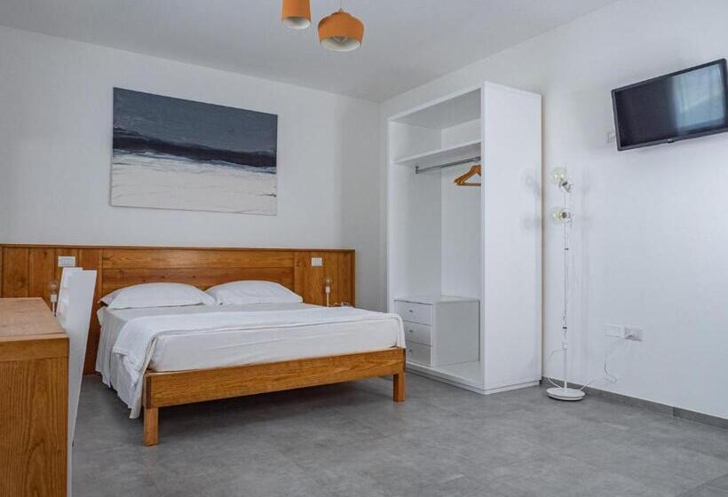 Standard Triple Room with Terrace, A Est B&b Otranto