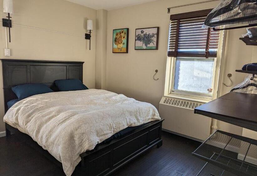 آپارتمان 1 خوابه, Fully Renovated Manhattan Gem