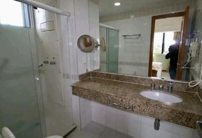 سوئیت با چشم‌انداز رودخانه, Tropical Executive Hotel Apt 606