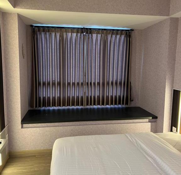 Студия Стандарт, Newly Renovated Apartement @ Collins Boulevard