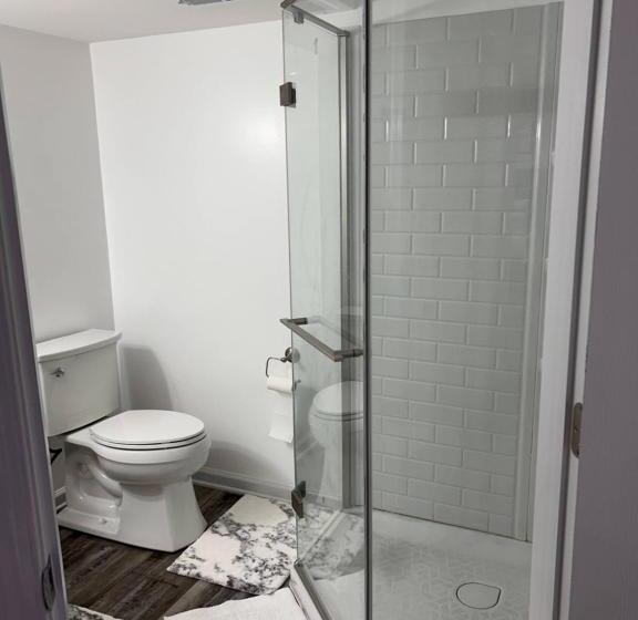 디럭스 룸, Luxurious Basement Guest Suite In Elkridge