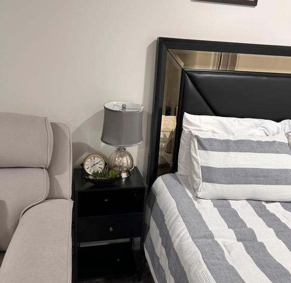 디럭스 룸, Luxurious Basement Guest Suite In Elkridge