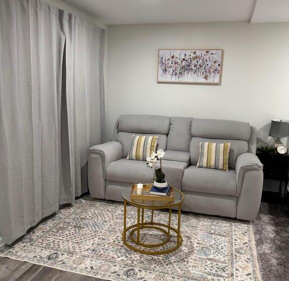 디럭스 룸, Luxurious Basement Guest Suite In Elkridge
