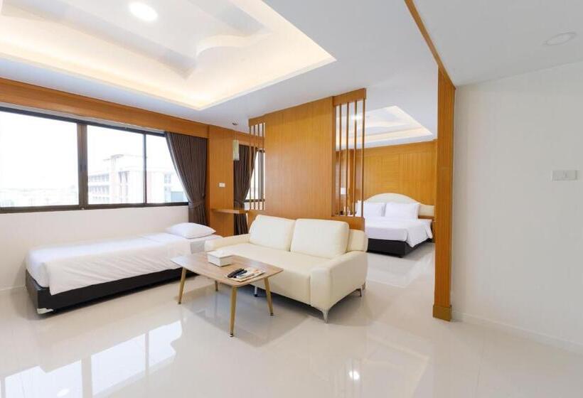 패밀리 주니어 스위트, River Hotel   The Outstanding Venues Nakhon Pathom
