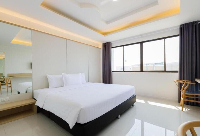 디럭스 룸, River Hotel   The Outstanding Venues Nakhon Pathom